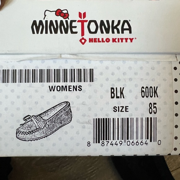 Minnetonka x Sanrio Hello Kitty Black Suede Fringe Moccasins w Bow Size 8.5 NWB! - Picture 10 of 10